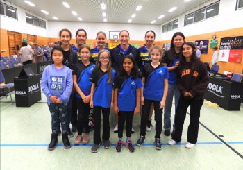 Gruppenfoto unserer Mädchen mit der Bundesliga Mannschaft aus Langstadt